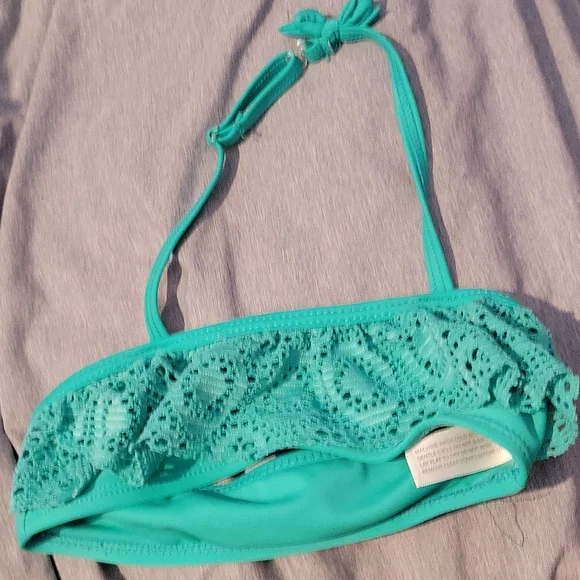 🌻 4 for$15 🌻!Bundle of 2 swim suit tops 2t - Picture 5 of 6